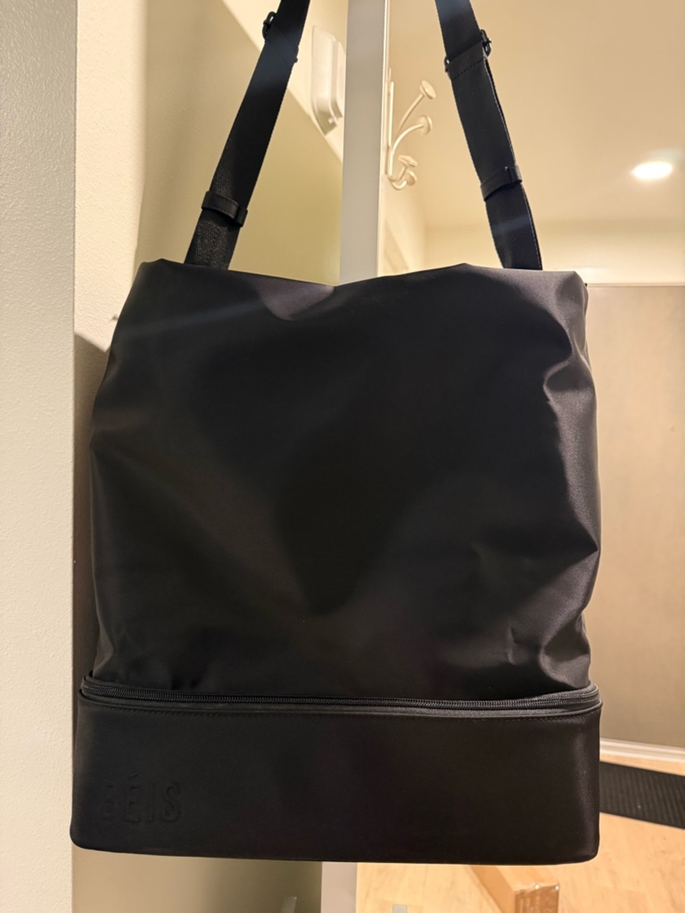BÉIS The Day Dripper Nylon Tote Crescent Weekender - Picture 4 of 4